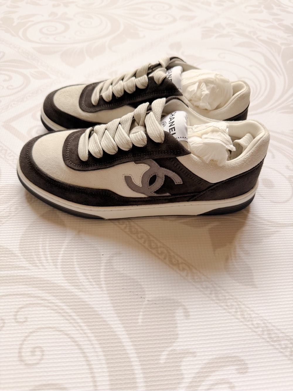 CHANEL Black and Cream Low-Top Men’s Sneakers - Picture 4 of 10
